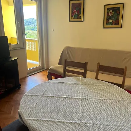 アパート Dumicic *