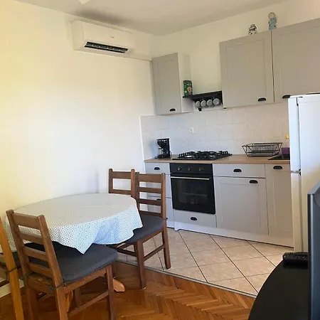 Dumicic Apartment *