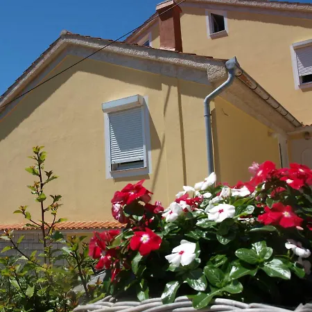Dumicic Apartment *